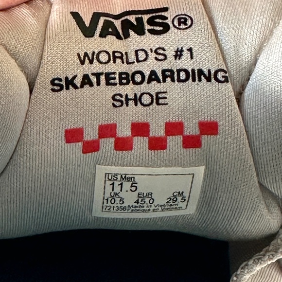 Vans Skate AVE 2.0 White Black UltimateWaffle
Men’s 11.5 Pro Skate Shoes - Picture 7 of 7